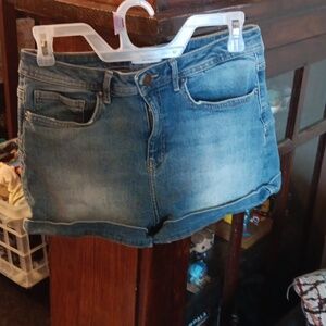 Women's forever 21jeanshorts s.28